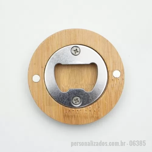 Abridor personalizado - Abridor de garrafa em metal com acabamento em bambu e imã.