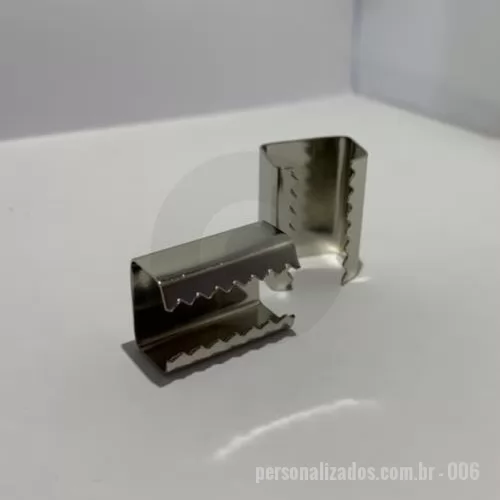 Acessório para crachá personalizado - Garrinha Dentada para fechamento de cordão Tamanho: 10mm Banho: Níquel Fabricante: Brustelo's
