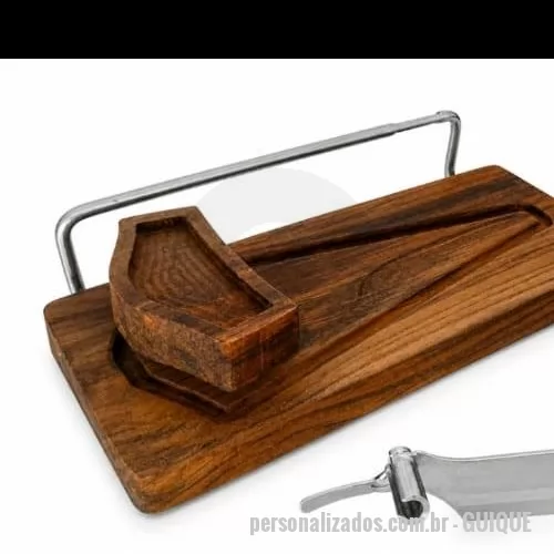 Acessório para queijo personalizado - Guilhotina para queijo. Produto premium, artesanal de alto padrão. Madeira Teca de reflorestamento. Ideal para brindes corporativos Aço inox 304