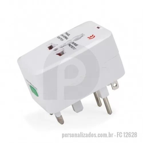 Adaptador de tomada universal personalizado - Adaptador universal branco em plástico resistente.Possui plug EUROPE: para uso basta puxar a tomada cental, para guardar empurrar para dentro. Plug UK/SP: empurre o botão verde de lock para unlock e a tomada irá pra fora, para guardar basta empurrar a tomada de volta para dentro e empurre o botão para lock(neste processo é necessário segurar a tomada enquanto trava). Plug USA/JAPAN/AUST/THAI: empurre o botão verde de lock para unlock e a tomada irá pra fora, para guardar basta empurrar a tomada de volta para dentro e empurre o botão para lock(neste processo é necessário segurar a tomada enquanto trava). Parte central basta conectar algum dispositivo e utilizar as outras tomadas para conectar à energia. Quando o adaptador estiver com a luz vermelha acesa significa que está funcionando.