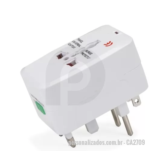 Adaptador de tomada universal personalizado - Adaptador universal branco em plástico resistente.Possui plug EUROPE: para uso basta puxar a tomada cental, para guardar empurrar para dentro. Plug UK/SP: empurre o botão verde de lock para unlock e a tomada irá pra fora, para guardar basta empurrar a tomada de volta para dentro e empurre o botão para lock(neste processo é necessário segurar a tomada enquanto trava). Plug USA/JAPAN/AUST/THAI: empurre o botão verde de lock para unlock e a tomada irá pra fora, para guardar basta empurrar a tomada de volta para dentro e empurre o botão para lock(neste processo é necessário segurar a tomada enquanto trava). Parte central basta conectar algum dispositivo e utilizar as outras tomadas para conectar à energia. Quando o adaptador estiver com a luz vermelha acesa significa que está funcionando.