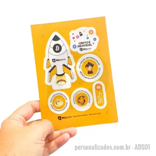 Adesivos personalizado - O adesivo sticker deve ser desenvolvido com base na identidade e na visão geral da sua marca, sem deixar de lado as características do seu público-alvo.