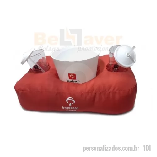 Almofada de colo para apoio personalizada - Almofada de Pipoca Personalizada e Promocional, contendo 1 balde de 4,20 litros e 2 copos de 550 ml com tampa e canudo. Fabricamos em várias cores, modelos e personalizações. Desde 1991 no seguimento. Enviamos para todo o Brasil