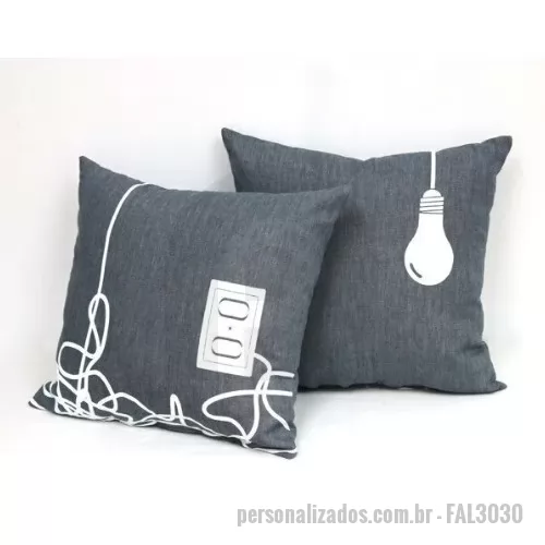 Almofada personalizada - TAMANHO APROXIMADO  DE 30x30CM - SEM ENCHIMENTO   POR SE TRATAR DE COSTURA HAVERA VARIAÇÕES   TECIDO:  SOMENTE  EM OXFORD   ENCHIMENTO SOMENTE  COM FIBRA SILICONADA  ANTIALERGICA   GRAVAÇÃO NO SILK DIGITAL FRONTAL OU FRENTE VERSO  ATE 13CM   OU GRAVAÇÃO EM SUBLIMAÇÃO TOTAL SEM LIMITES DE CORES   CORES  DA  ALMOFADA: TODAS AS CORES PRIMARIAS  OU COR ESPECIFICA EM SUBLIMAÇÃO  FECHAMENTO COM ZIPER INVISIVEL E EMBALADA INDIVIDUALMENTE 