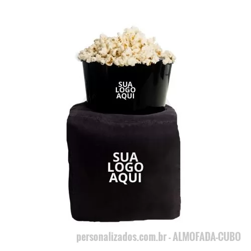 almofada porta pipoca personalizada - O Kit Almofada Porta Pipoca é perfeito para transformar seus momentos de lazer em experiências ainda mais confortáveis e divertidas. O conjunto inclui:  01 almofada porta pipoca personalizada;  01 balde de 2,6 L.  Compacto e funcional, o kit é ideal para sessões de filmes, séries ou eventos esportivos. Produzido com materiais de qualidade, garante praticidade e estilo, além de poder ser personalizado com o logo da sua empresa, tornando-se um brinde corporativo criativo e memorável.  Dimensões do kit montado:  Largura: 21 cm  Altura: 25 cm  Comprimento: 21 cm