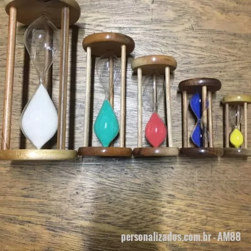 Ampulheta personalizada - Ampulheta personalizada, fabricado  com moldura de madeira e vidro com areia colorida varios tamanhos,fabricação propria. Brinde indicado para area medicao.