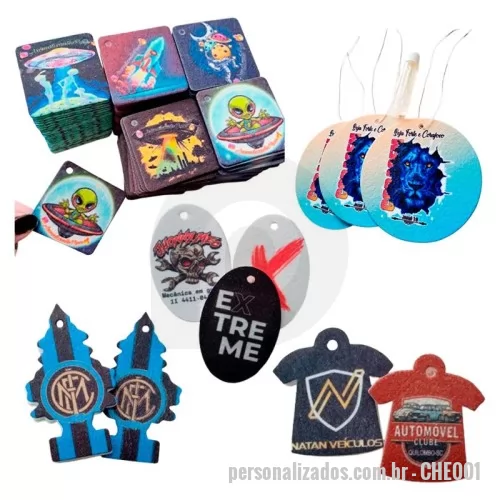 Aromatizante para automóvel personalizado - Com diversos formatos e tamanhos.  Pequenos: Quadrado 5x5cm · Redondo 5cm · Oval 4x6cm · Camisa 5x5cm Médios: Quadrado 9x9cm · Coração 9x9cm · Redondo 9cm de diâmetro Grandes: Retangular 20x28cm  Impressão digital frente e verso, full color.