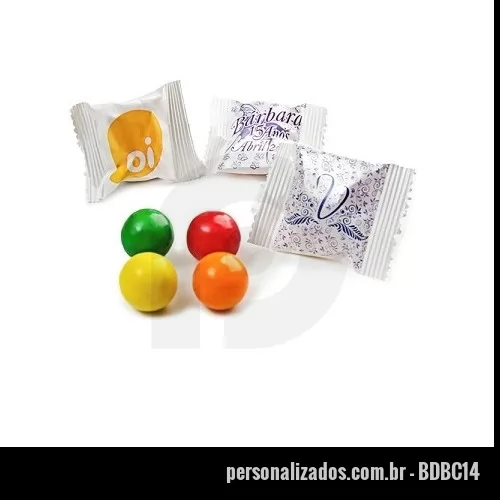 Bala personalizada - Descição: Chiclete, Goma de Mascar, redondas, drageadas. Cores Sortidas: Amarelo, Rosa, Vermelho, Laranja e Verde Sabor: Tutti-Frutti Embalagem: Branco Pérola, Chapada, Metalizada, Metalizada Colorida, Transparente, Lamina Fosca e Laminada Brilhante. 