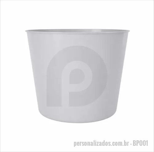 Balde de pipoca personalizado - Balde de pipoca com capacidade de 1 litro, produzido em polipropileno, com peso aproximado de 36 gramas, altura de 10,0 cm, diâmetro da boca de 13 cm e base de 10,1 cm, oferecendo estrutura leve, resistente e adequada para o consumo de alimentos. Seu