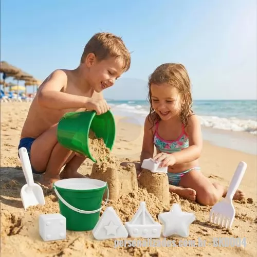 Balde personalizado - Balde de praia com alça produzido em polipropileno, com capacidade de 1,0 litro, peso aproximado de 103 gramas, acompanhado de peneira, pá, rastelo e 2 forminhas, formando um kit completo para atividades recreativas. Conta com estrutura leve e resist