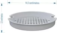 Balde de praia com alça produzido em polipropileno, com capacidade de 1,0 litro, peso aproximado de 97 gramas, acompanhado de peneira, pá, rastelo e 4 forminhas, formando um kit completo para atividades recreativas. Conta com estrutura leve e resiste