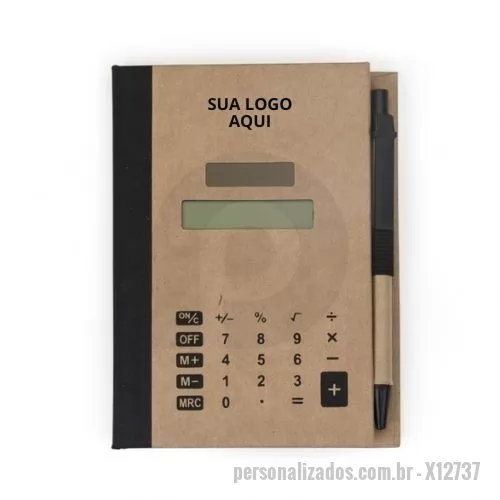 Bloco adesivado personalizado - Apresentamos o Bloco de Anotações com Autoadesivos e Calculadora, uma solução prática e eficiente para o dia a dia. Este bloco ecológico possui uma calculadora solar de 8 dígitos acoplada na capa, tornando-o um item indispensável para o trabalho ou estudo. Com quatro blocos autoadesivos coloridos e um bloco branco de rascunho, ele oferece ampla versatilidade nas anotações. Acompanha uma caneta ecológica de papelão, complementando o conjunto. Personalize com sua marca e ofereça um brinde inovador e útil que certamente será valorizado por seus clientes e parceiros!