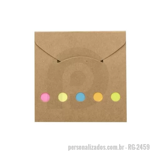 Bloco adesivado personalizado - Mini bloco ecológico formato envelope com autoadesivos e capa com detalhes vazados. Contém bloco pequeno e conjunto com cinco bloquinhos autoadesivos coloridos.