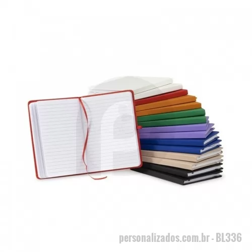 Bloco Anotações personalizado -  Bloco de Anotações emborrachada com suporte para caneta, elástico para lacre e marcador de página em cetim, contém aproximadamente 80 folhas com pauta na cor branca. Ideal para divulgar sua empresa em eventos corporativos, brindes personalizados e campanhas promocionais.