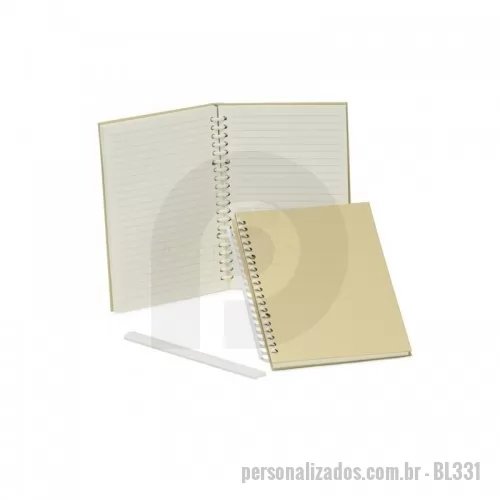 Bloco Anotações personalizado -  Bloco de anotação A5 com capa dura em kraft . Contém aproximadamente 87 folhas marfim com pauta. Também conta com uma encadernação espiral removível, que garante que suas páginas não se soltem ou sejam perdidas. Ideal para divulgar sua empresa em eventos corporativos, brindes personalizados e campanhas promocionais.