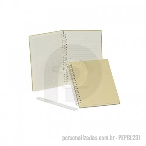 Bloco Anotações personalizado - Bloco de anotação A5 com capa dura em kraft . Contém aproximadamente 87 folhas marfim com pauta. Também conta com uma encadernação espiral removível, que garante que suas páginas não se soltem ou sejam perdidas. Ideal para divulgar sua empresa em eventos corporativos, brindes personalizados e campanhas promocionais.