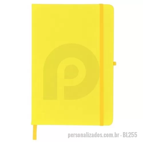 Bloco Anotações personalizado - Caderneta emborrachada com porta caneta elástico em nylon, marcador de página em cetim e fita elástica de nylon para fechar. Contém aproximadamente 80 folhas pardas sem pauta.