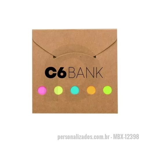 Bloco ecológico personalizado - Mini bloco ecológico formato envelope com autoadesivos e capa com detalhes vazados. Contém bloco pequeno e conjunto com cinco bloquinhos autoadesivos coloridos.