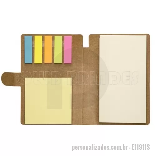 Bloco ecológico personalizado - Bloco de anotações ecológico, material em Kraft. Possui uma trava na própria capa, cinco blocos autoadesivos coloridos com aproximadamente 25 folhinhas , bloco autoadesivo amarelo com aproximadamente 25 folhas e bloco grande com aproximadamente 70 folhas. OBS.: IMAGEM MERAMENTE ILUSTRATIVA, não acompanha caneta. Gravação da logomarca em 1 cor já inclusa.