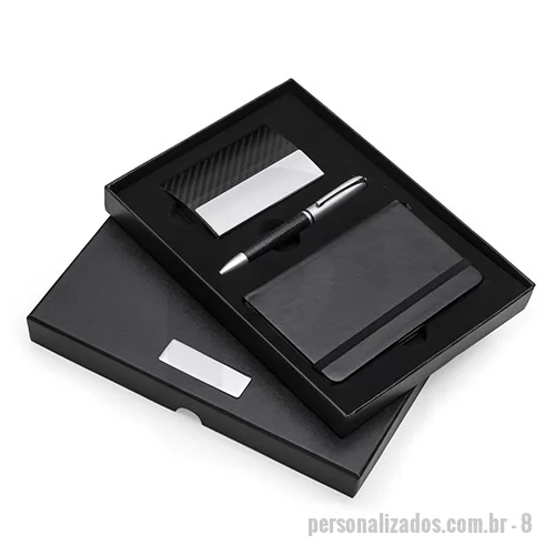 Bloco personalizado - Elegante kit importado. Acompanha caderneta em couro sintético com folhas pautadas com tom marfim no tamanho 8x13 cm, caneta metal fosca com detalhe emborracho, porta cartão revestido em couro texturizado e placa de metal ideal para gravação a laser. 