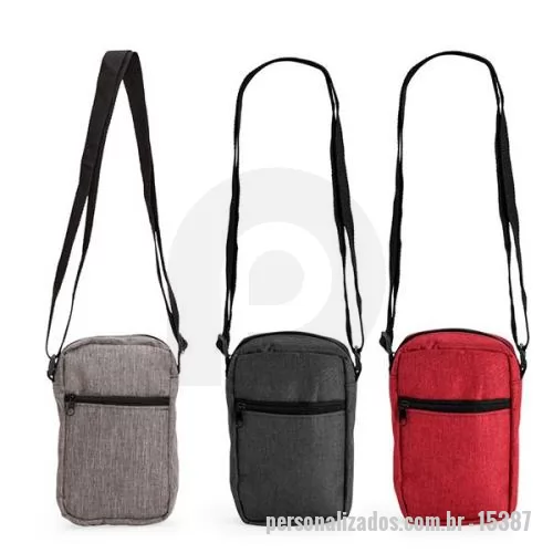 Bolsa de Ombro personalizada - Bolsa de ombro resistente à água, confeccionada em poliéster mesclado com PVC, com fechamento em zíper e alça ajustável. Possui divisória em tela de nylon no compartimento interno e um bolso frontal para a organização de objetos. Tamanho aproximado: 