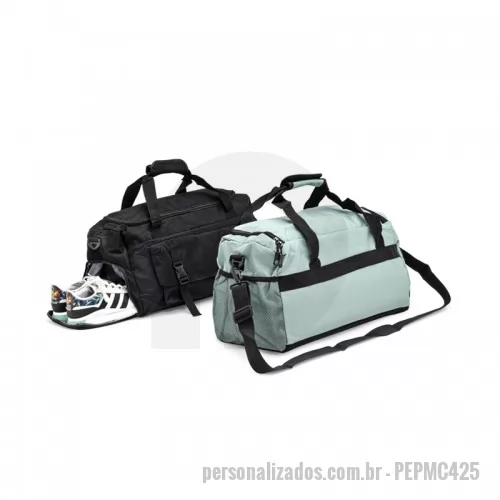 Bolsa Esportiva personalizada - A bolsa mochila esportiva personalizada, produzida em poliéster resistente a água, é projetada para transportar equipamentos e roupas usadas em atividades esportivas. Essa mochila possui 3 compartimentos e bolso para ajudar a organizar e armazenar diferentes itens.