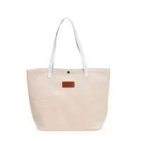 Bolsa em palha trançada com fechamento em botão metálico. Revestimento interno em algodão, bolso com zíper, alças e plaqueta em couro sintético.