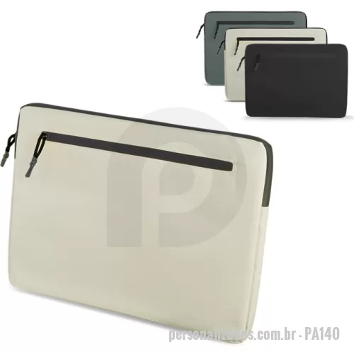 Bolsa para notebook personalizada - Porta notebook confeccionado em RPET 600D impermeável com revestimento em PVC, compartimento para notebook de até 14” e bolso frontal com zíper. Dimensão do Produto: 25x35x2cm Embalagem: Plástica Volume: 1.5L