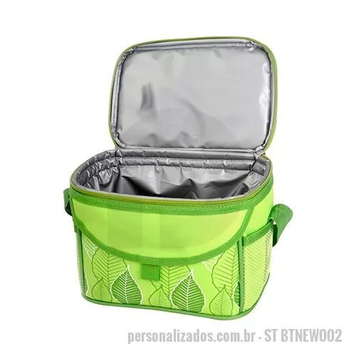 Bolsa térmica personalizada - Bolsa Térmica para Acampamento foi projetada para manter a temperatura dos alimentos e bebidas pelo máximo e tempo possível fora da ação dos raios solares. Acompanha alça tira-colo e bolsos externos. É dobrável e fácil de guardar