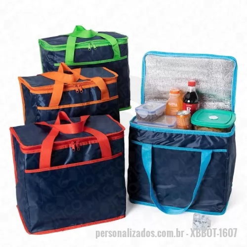 Bolsa térmica personalizada - Bolsa térmica de poliéster com capacidade de 33 litros, contém área interna com revestimento térmico aluminizado, bolso frontal externo e alças de mãos para transporte. MEDIDAS: Altura: 32,5 cm x Comprimento: 40,5 cm x Profundidade: 25 cm. Peso: 434 g. GRAVAÇÃO: Silk Screen 1 cor, para outras opções enviar a site para análise.