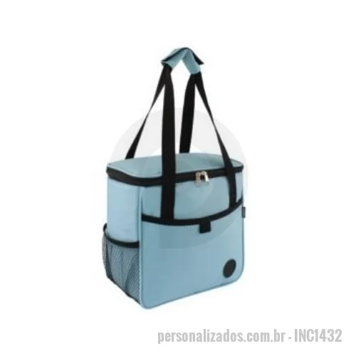 Bolsa térmica personalizada - Bolsa térmica personalizada possui alça transversal regulável (não removível). Todos nossos produtos são de fabricação própria podendo ser alterado, medidas, materiais, cores e detalhes do produto. Tambem personalizamos o item como preferir, trabalhamos com diversos metódos de gravação, proporcionando uma linda apresentação do produto. Faça já seu orçamento e receba um atendimento personalizado