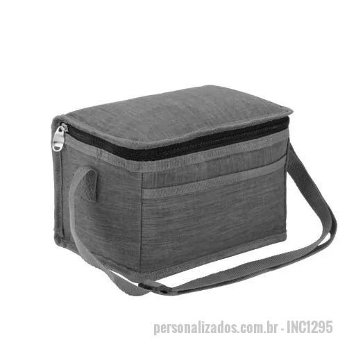 Bolsa térmica personalizada - Bolsa térmica personalizada possui alça transversal regulável (não removível). Todos nossos produtos são de fabricação própria podendo ser alterado, medidas, materiais, cores e detalhes do produto. Tambem personalizamos o item como preferir, trabalhamos com diversos metódos de gravação, proporcionando uma linda apresentação do produto. Faça já seu orçamento e receba um atendimento personalizado