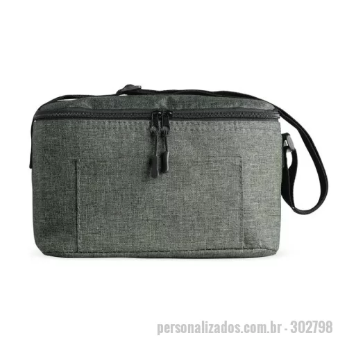 Bolsa térmica personalizada - Bolsa térmica 6 litros confeccionada em poliéster. Possui bolso frontal com zíper e alça transversal regulável em nylon.