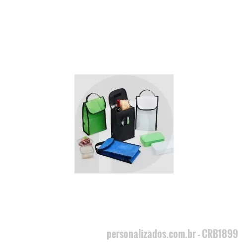 Bolsa térmica personalizada - Bolsa térmica de rPET com capacidade de 4 litros com bolso frontal. Feita a partir de materiais recicláveis.