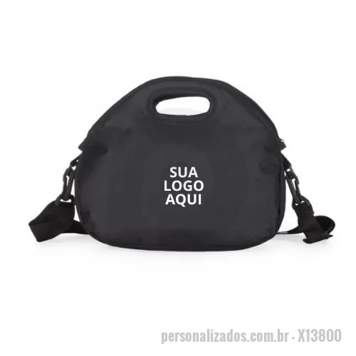Bolsa térmica personalizada - Bolsa Térmica 8 Litros Personalizada - Praticidade e Estilo em Um Só Produto! Apresente sua marca com funcionalidade e elegância com nossa Bolsa Térmica de 8 Litros Personalizada. Um brinde exclusivo que combina qualidade, praticidade e estilo, ideal para promover a sua empresa de maneira memorável. Características do Produto: Material: Confeccionada com materiais de alta qualidade, proporcionando durabilidade e excelente isolamento térmico. Capacidade: Com capacidade de 8 litros, oferece espaço suficiente para armazenar alimentos e bebidas, mantendo-os na temperatura ideal. Design: Moderna e funcional, com alças ajustáveis e reforçadas para maior conforto e facilidade de transporte. Personalização: Personalize com o logo ou design da sua empresa, disponível em várias cores para atender às suas necessidades específicas. 