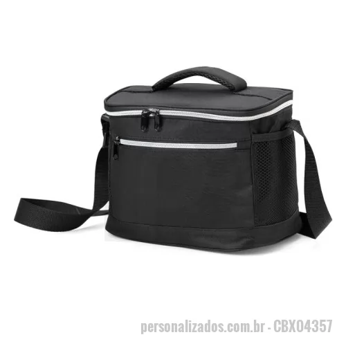 Bolsa térmica personalizada - Bolsa térmica Personalizada - CBX04357 - Bolsa Térmica de Nylon 10L – Compacta, Funcional e Prática  Ideal para quem busca praticidade no transporte de alimentos, esta bolsa térmica de 10 litros é confeccionada em nylon resistente e conta com dois compartimentos, além de bolsos laterais em malha para itens extras. O compartimento principal possui revestimento térmico, que ajuda a conservar a temperatura dos alimentos por mais tempo. Compacta, leve e versátil, é perfeita para o dia a dia, trabalho ou pequenos passeios.  Especificações:  Altura: 21 cm  Largura: 27 cm  Profundidade: 18 cm  Área para gravação: 9,5 cm x 22 cm  Peso aproximado: 243 g - 175940 - Bolsa térmica