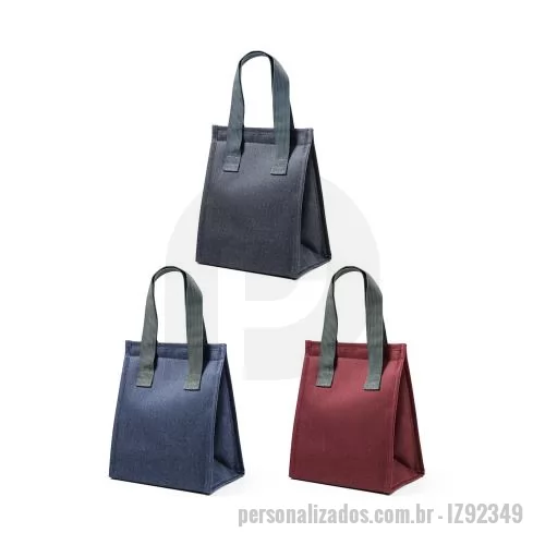 Bolsa térmica personalizada - Bolsa térmica em 300D de alta densidade com pegas em webbing. Contém 1 compartimento principal com fecho aderente. Capacidade até 6 L. 240 x 290 x 140 mm