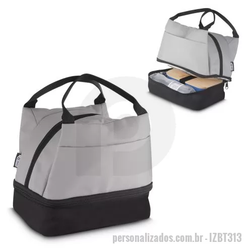 Bolsa térmica personalizada - Bolsa térmica em tecido PET Reciclado com 2 compartimentos térmicos costurados, bolso frontal e alça de mão.