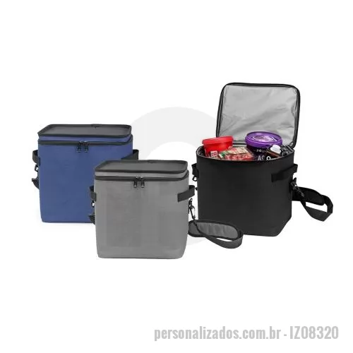 Bolsa térmica personalizada - Carregue alimentos e bebidas muito bem conservadas e em uma temperatura agradável com a nossa bolsa térmica de 15 litros. Feita em poliéster resistente à água e com revestimento interno em PEVA atóxico, mantém tudo devidamente sob controle por dentro