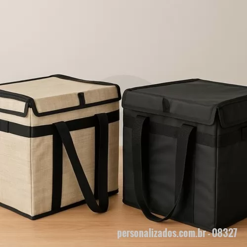 Bolsa térmica personalizada - Bolsa térmica Personalizada - 08327 - Bolsa térmica confeccionada em Oxford impermeável, fechamento em velcro e capacidade máxima de 35 litros. Conta com armação interna em placa de PVC e junção inferior em velcro, que facilita o transporte quando a bolsa não estiver em uso. Possui revestimento térmico interno em folha de alumínio e um par de alças de nylon - 179155 - Bolsa térmica