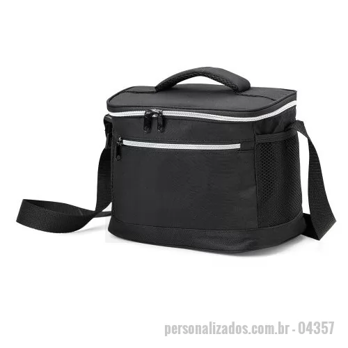 Bolsa térmica personalizada - Bolsa térmica de nylon 10 litros com dois compartimentos e bolsos laterais em malha. Compartimento principal com revestimento térmico.  Altura: 17,5 cm Largura: 24 cm Medidas aproximadas para gravação: (CxL): 9,5 cm x 22 cm Material: Nylon