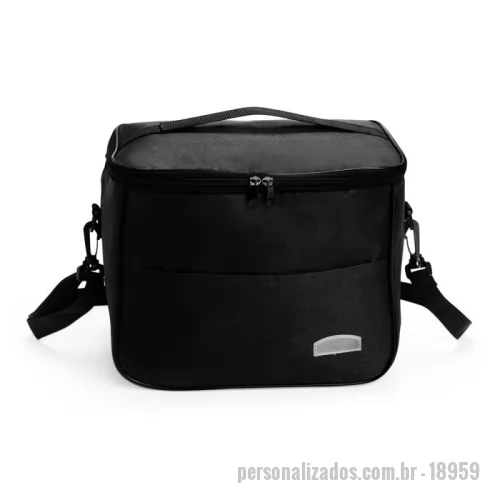 Bolsa térmica personalizada - Bolsa térmica feita em Oxford resistente à água,  com fechamento em zíper e capacidade de até 13 litros. Possui revestimento térmico em folha de alumínio, bolso frontal externo com plaquinha em PVC e duas alças: uma fixa localizada na tampa e outra transversal removível.
