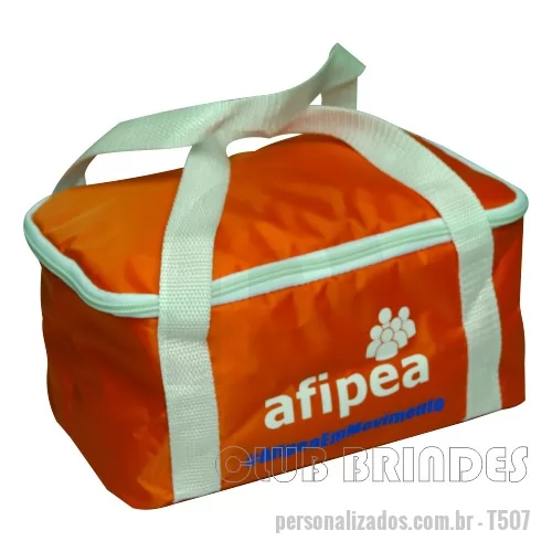 Bolsa térmica personalizada - Bolsa Térmica com capacidade aproximada  para 4,5 litros com alça dupla de mão.Disponível em várias cores. Gravação da Logomarca em até 3 cores já inclusa.    Tamanho:25 cm X 15 cm X 13 cm. Revestimento externo: Nylon 70. Revestimento interno: PVC Laminado. Alça: Dupla de Mão.