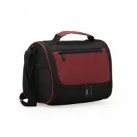 Bolsa térmica de poliéster com dois compartimentos, capacidade de 7 litros. A bolsa possui revestimento térmico em PEVA atóxico, alça de mão, bolsos laterais telados e alça transversal.
