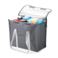 Térmica de 34 litros, feita de nylon resistente, permite levar petiscos, lanches e bebidas de forma prática e segura, mantendo tudo fresquinho por mais tempo nos passeios. Conta com bolso frontal para utensílios, zíperes laterais, fechamento frontal com velcro e duas alças para facilitar o transporte. É a escolha perfeita para quem valoriza eficiência e segurança durante as refeições.   Altura :  36 cm  Largura :  23 cm  Comprimento :  42 cm