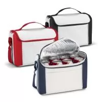 Bolsa térmica em 600D com alça ajustável em webbing, bolso frontal e capacidade até 8 L. Certificação EU Food Grade. 270 x 200 x 160 mm