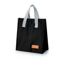 bolsa térmica com alça de mão personalizada, sua empresa será sempre lembrada em momentos de lazer de seus clientes e colaboradores. Bolsa térmica personalizada é ideal para manter a temperatura de seus alimentos ou bebidas. Prática para levar ao parque, praia ou viagens. A Bolsa Térmica é produzida em oxford, possui alça de mão, com fechamento em velcro. Ótimo presente que divulgará a marca da sua empresa por muito tempo.