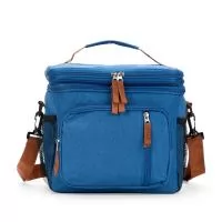 Bolsa térmica dupla com capacidade máxima de 15 litros, expansível. Oxford 300D impermeável, estrutura interna com espuma e revestimento térmico em PEVA.