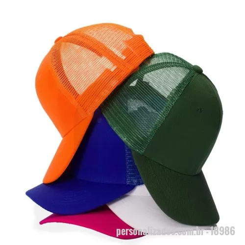 Boné personalizado - Descrição: Boné de aba curva confeccionado em poliéster e tela respirável em nylon. Possui fecho plástico de fácil ajuste na parte posterior.  Altura :  14 cm  Largura :  18 (aba) cm  Profundidade :  7,3 (aba) cm  Circunferência :  55,5 cm  Medidas aproximadas para gravação (CxL):  8 cm x 10 cm