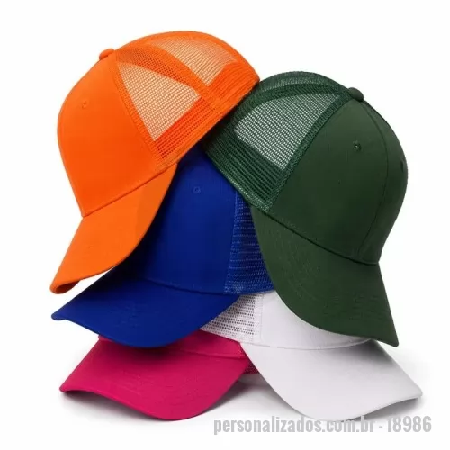 Boné personalizado - Boné de aba curva confeccionado em poliéster e tela respirável em nylon. Possui fecho plástico de fácil ajuste na parte posterior.